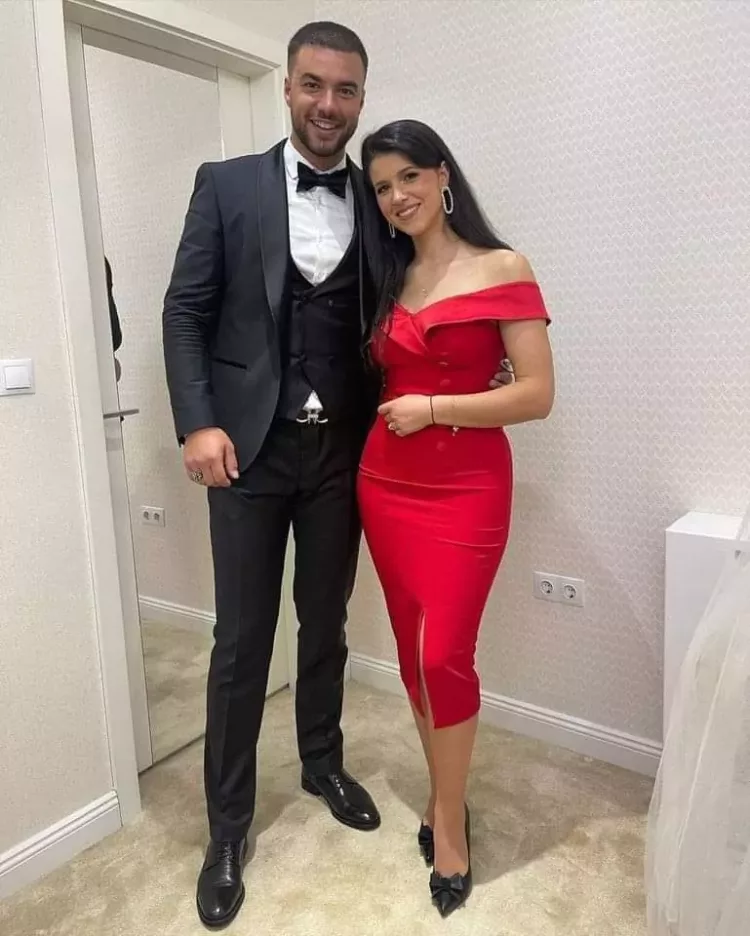 Când i-au furat seiful cu sute de mii de euro, mulți s-au întrebat cât câștigă, de fapt, Culiță Sterp. Acum s-a aflat ce tarif are artistul pentru o nuntă. Cât câștigă pe noapte fiul mamei Geta