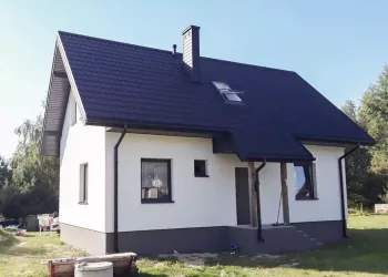 Casa ieftina la pret de apartament. Se poate construi pe terenuri inguste.