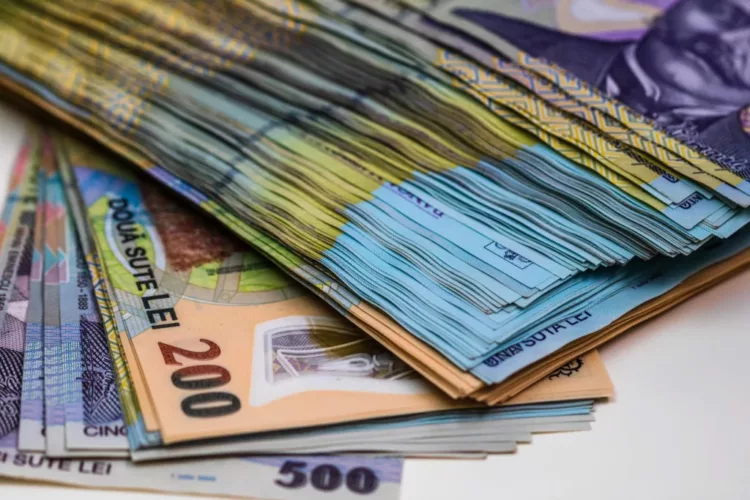 1.000 de lei cadou de la stat pentru români, în august! Cine poate pune mâna pe bani