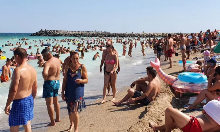 Alertă pe litoralul românesc! O bacterie periculoasă, depistată în apa din două stațiuni de la Marea Neagră: „Copiii trebuie supravegheați”