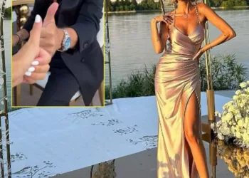 E împăcarea momentului în showbiz?! Ramona Olaru s-a dus cu fostul la nunta lui Dani Oţil