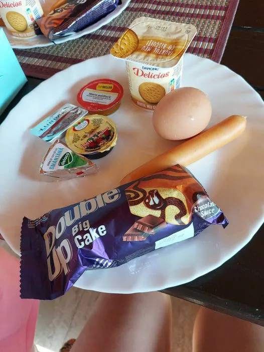 O turistă cazată într-un hotel din Eforie Nord, care plătise 370 lei pe noapte, a avut parte de o experiență dezastruoasă la micul dejun