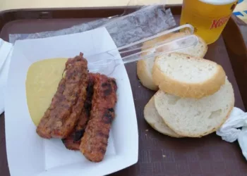 Câți lei a plătit un clujean pentru 3 mici și un pahar de bere, la festivalul Electric Castle