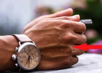 De ce venele sunt albastre, dacă sângele este roșu