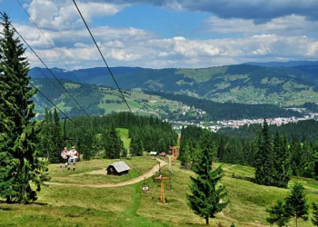 Locul din România în care un sejur all-inclusive costă 900 lei. Turiștii au parte de o mulțime de beneficii și un peisaj unic