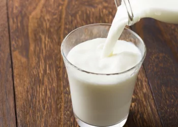 Care este forma de plural a cuvântului lapte. Mulți români greșesc