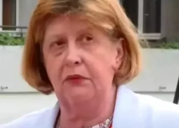 De necrezut ce avere are şefa spitalului din Urziceni! Aici, o femeie a fost lăsată să nască pe trotuar