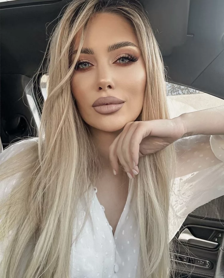 Prima imagine cu iubitul Oanei Monea, după ce s-a speculat că este însărcinată! Cine este bărbatul care i-a furat inima ispitei de la Insula Iubirii