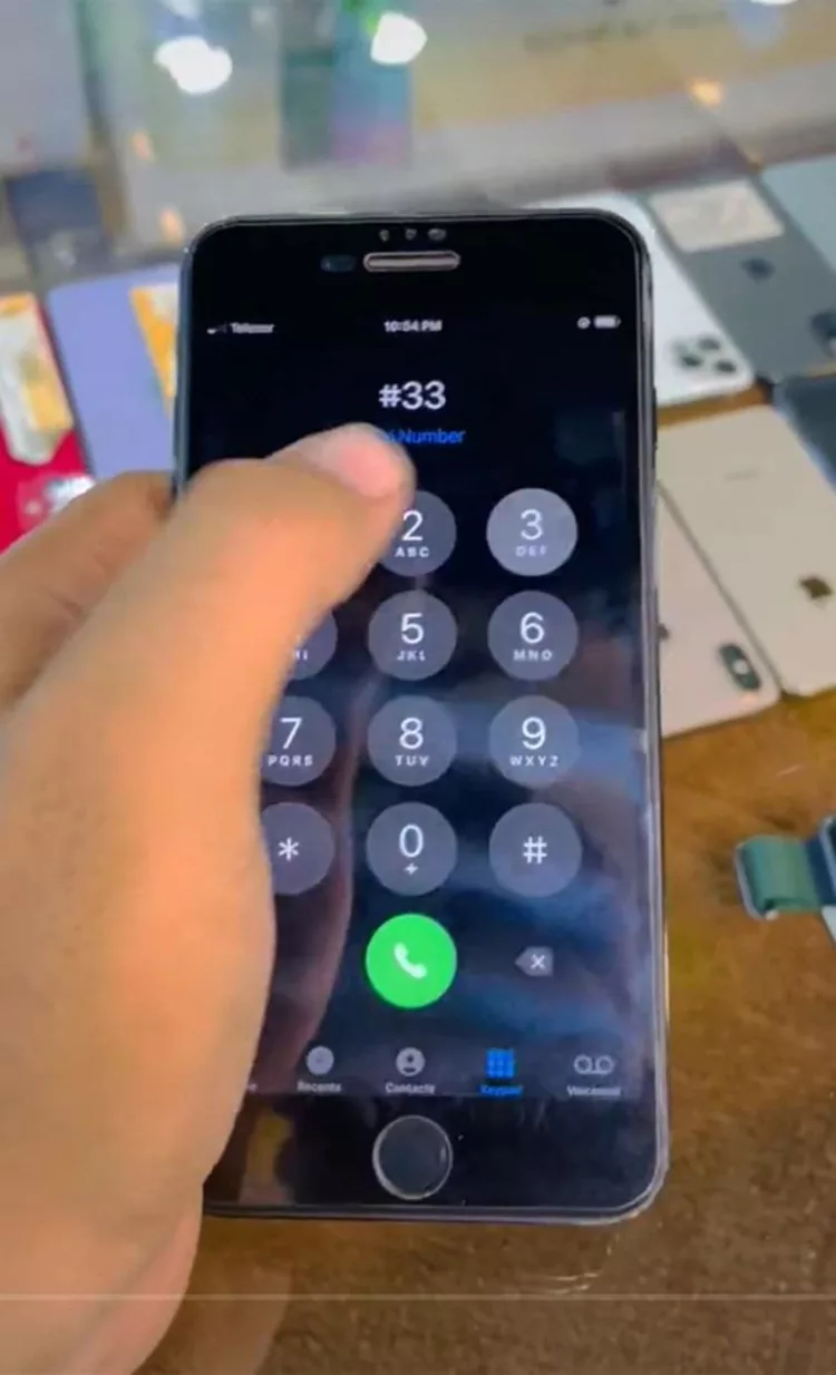 Codul „secret” pe care îl poți tasta dacă ai rămas fără baterie la telefon. Se încarcă automat cu 50%