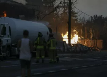 Mii de persoane, evacuate de urgență în Crevedia. Numărul răniților crește de la un minut la altul