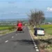 “Băi, oameni buni, eu nu mai pot!” Mesajul dureros scris de un poliţist, după ce a văzut cum o fetiţă de 10 ani moare sub ochii părinţilor săi în drum spre mare
