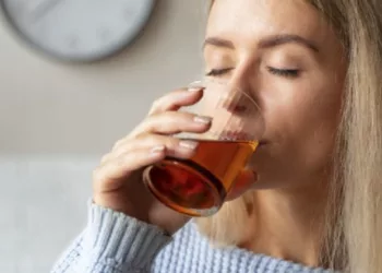 Condimentul care ajută creierul să se repare singur. Se amestecă cu apă caldă şi se bea dimineaţa, pe stomacul gol