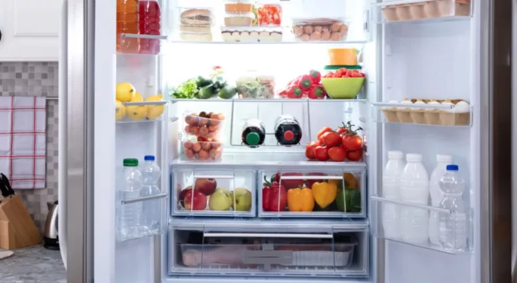 Pune un bol cu oțet în frigider și vezi ce se întâmplă: soluția genială la o problemă comună