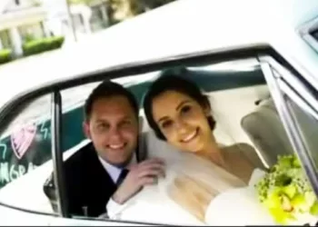 După nuntă, soția a murit de cancer, 2 ani mai târziu, un polițist îi bate în ușă și-i dă un bilet