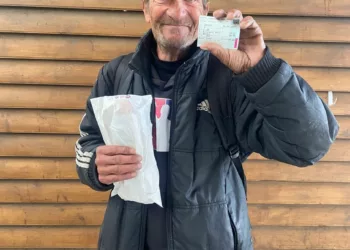 Nea Aftene, un cioban din Galaţi, a plecat pe jos de la Zimnicea după ce a fost înşelat.