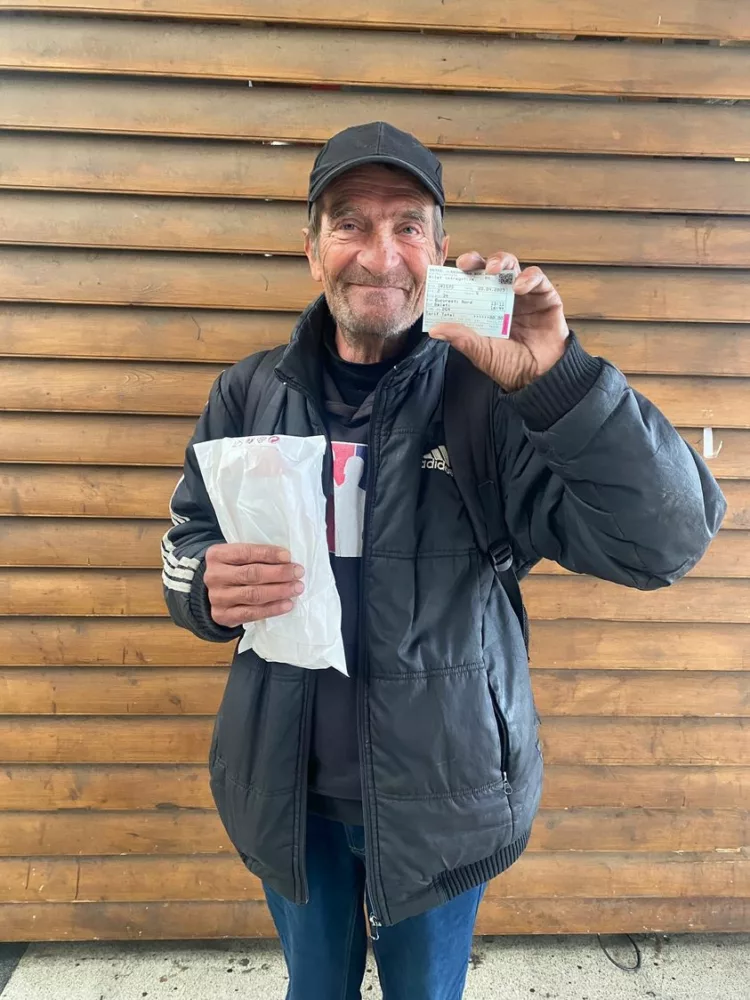 Nea Aftene, un cioban din Galaţi, a plecat pe jos de la Zimnicea după ce a fost înşelat.