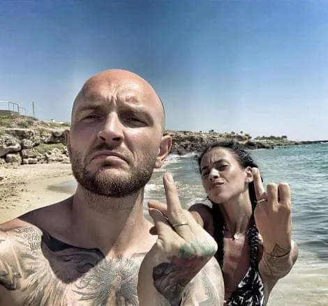 Puși față în față, Bordea nu a avut milă față de Spike. Iubitul fostei soții, distrus de vedeta Antenei 1. „Dansator în trupa …”