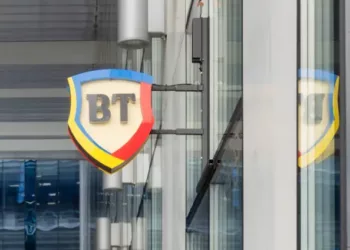 Anunț pentru cei care au card la Banca Transilvania. Ce produs vor primi gratis clienții