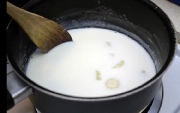 Bunica are 85 de ani, dar e ca un avion! Ea zboară prin curte, nu a văzut niciodată un medic și bea un elixir de sănătate vechi de 100 de ani.