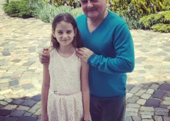 Irina Columbeanu nu a suportat să-și vadă tatăl neajutorat și a făcut un gest demn de lăudat. Și-a spart pușculița și i-a trimis toate economiile lui Irinel Columbeanu, la azil