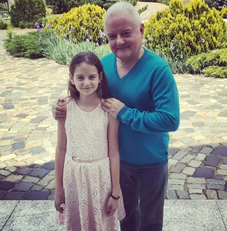 Irina Columbeanu nu a suportat să-și vadă tatăl neajutorat și a făcut un gest demn de lăudat. Și-a spart pușculița și i-a trimis toate economiile lui Irinel Columbeanu, la azil