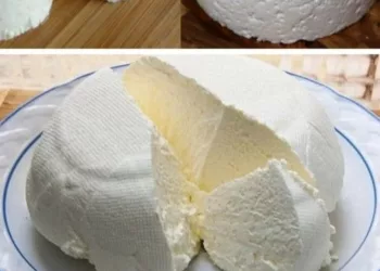 Dacă ai 1 litru de lapte, iaurt și jumătate de lămâie, poți pregăti cea mai bună brânză de casă