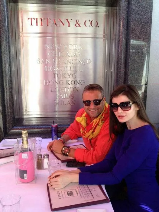 Toţi credeau despre ea că e femeie de afaceri în America, dar adevărul e altul! Cum îşi câştigă de fapt existenţa…