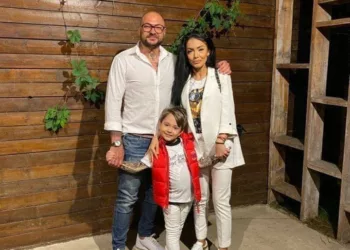 Câți lei primește lunar Andreea Mantea de la Cristi Mitrea, drept pensie alimentară Foarte puțin, dacă ținem cont ce salariu are focoasa brunetă