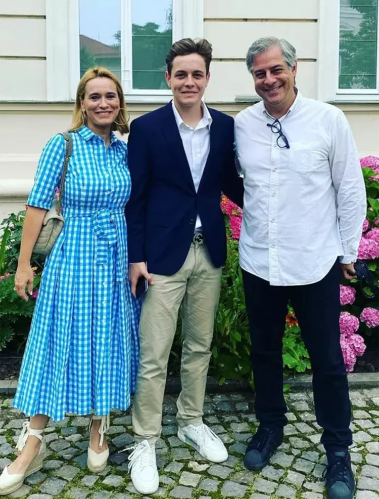 De ce a fost EXMATRICULAT Aris Eram de la Liceul Francez. Ce a fost prins făcând în toaleta școlii concurentul America Express de la Antena 1