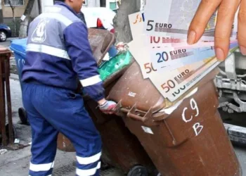 Ce salariu are un român care lucrează ca gunoier în Germania.