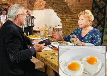 De necrezut! Câți lei costă două ouă ochiuri la „Lacrimi și Sfinți”, restaurantul lui Mircea Dinescu din București