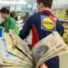 LIDL angajează în masă, se caută sute de oameni. Salarii de 6.850 de lei, plus tichete de masă, sporuri şi prime de Paşte