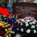 S-a aflat! Cine pune flori în fiecare săptămână la mormântul lui Nicolae Ceaușescu.