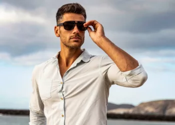 Cum să porți cu stil ochelarii de soare? 5 sfaturi de care să ții cont