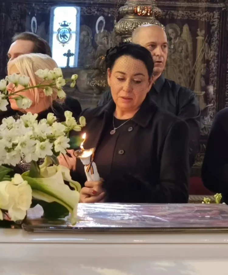 Oana Roman despre adevăratul motiv pentru care Marius Elisei nu a fost la înmormântarea fostei soacre