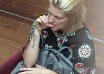 „De ce nu ai grijă de tine? Arăți ca o servitoare!”, i-a scris un fan… Dar uite ce răspuns i-a dat Dana Nălbaru! E genial! Bravo, Dana!