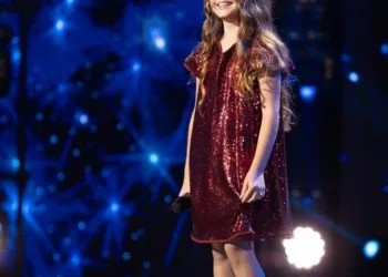Cine e Rebeca Rizea, fetița cu timbrul regretatei Mădălina Manole care i-a lăsat muți de uimire pe jurații de la Românii au talent