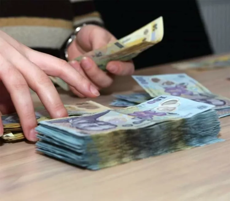 Un tânăr din Vaslui a împrumutat 4.700 lei, fără buletin, de la un IFN. Ireal câți bani trebuie să înapoieze!