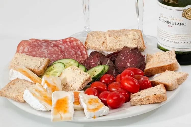Ce ingrasa mai tare: carnea de pui, branzeturile sau ceafa de porc? Raspunsul e absolut surprinzator