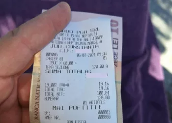 Ars la buzunar! Câţi lei a plătit un turist pentru 2 şezlonguri, pe plaja din Neptun: „Nu e Grecia”