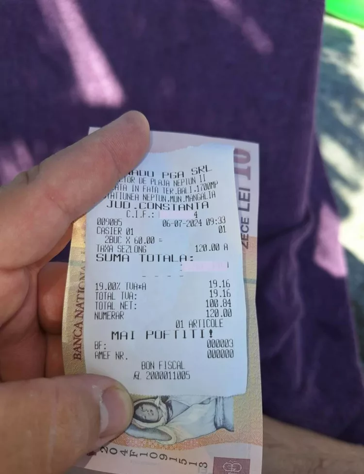 Ars la buzunar! Câţi lei a plătit un turist pentru 2 şezlonguri, pe plaja din Neptun: „Nu e Grecia”