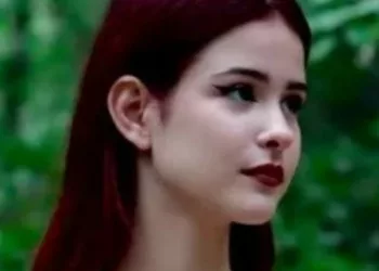 Maria Diana a fost cea care a ales poteca către cascada Urlătoarea, deși inițial voia să exploreze alt traseu