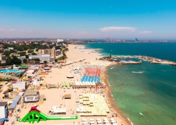 Unde poți să te cazezi la mare în România, cu doar 40 lei pe noapte. Programul ”Litoralul pentru toți” aduce prețuri cu 70% mai mici