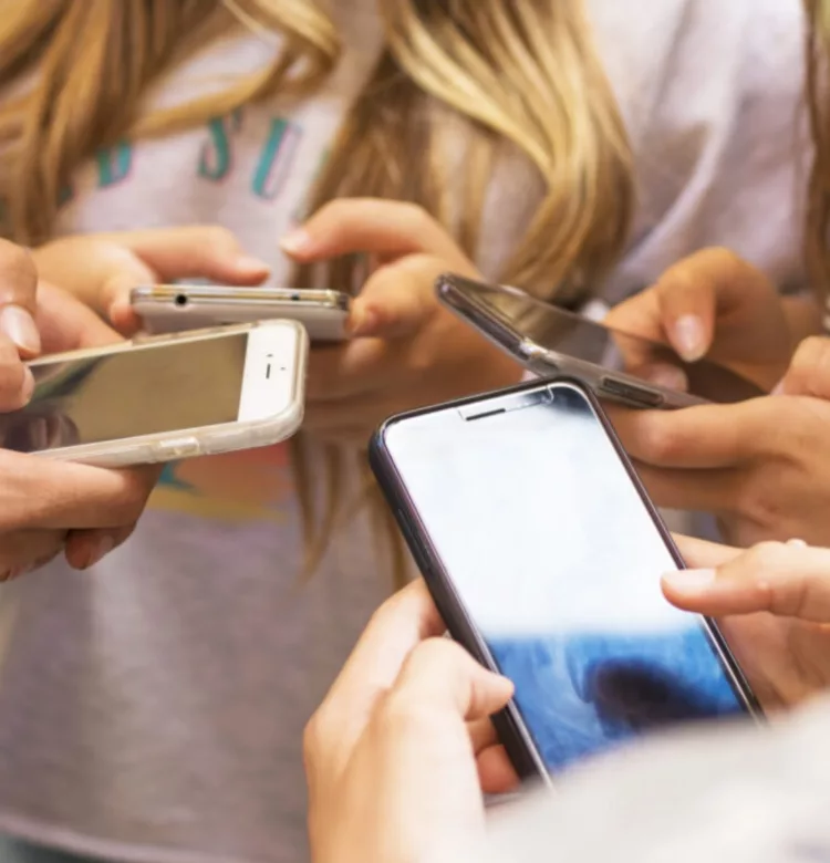 Cum să nu mai rămâi niciodată fără semnal la telefon? Trucul foarte simplu, care se aplică indiferent de locul în care ești