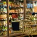 Unul dintre cele mai mari lanţuri de supermarketuri din România dispare