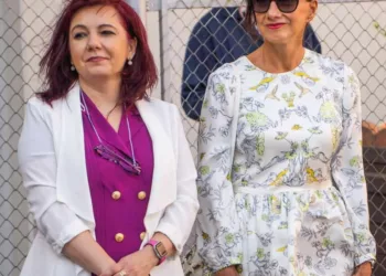 Câte sute de euro costă rochia lui Carmen Iohannis. Este semnată de un designer american