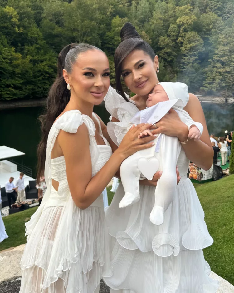 Olguța Berbec dă cărțile pe față, după ce Vlăduța Lupău nu a mai pus-o nașa băiețelului ei cel mic. Toată lumea se aștepta ca tot ea să fie nașă, însă a fost dată la o parte