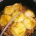 Ingredientul care menține limpede zeama de la varza murată toată iarna. Trebuie să îl adaugi în butoi după o săptămână