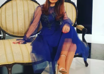 Corina Dănilă iubește din nou la 52 de ani! Cum a fost surprinsă cu bărbatul în brațele căruia și-a găsit liniștea