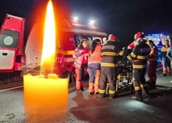 Un copil de doar șase ani a rămas fără mamă și fără soră după un accident cumplit în Buzău!